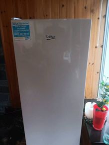 Upright freezer