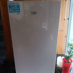 Upright freezer