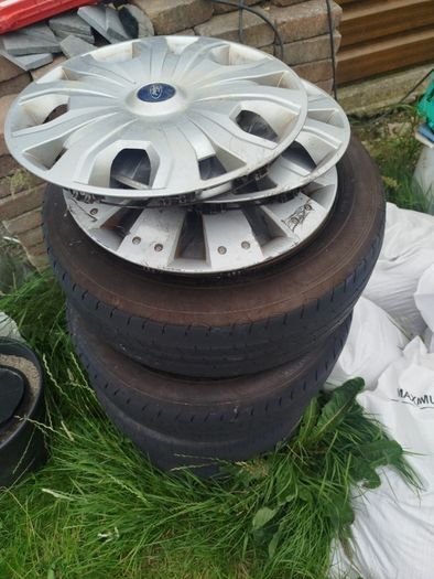 Ford wheels and tyres