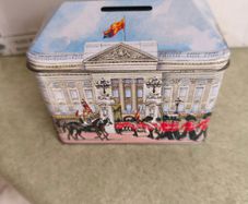 Churchill's Buckingham Palace Empty Tin Money Box Churchill Confectionery UK