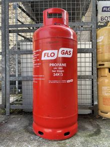 Propane cylinder 34kg with screw on regulator