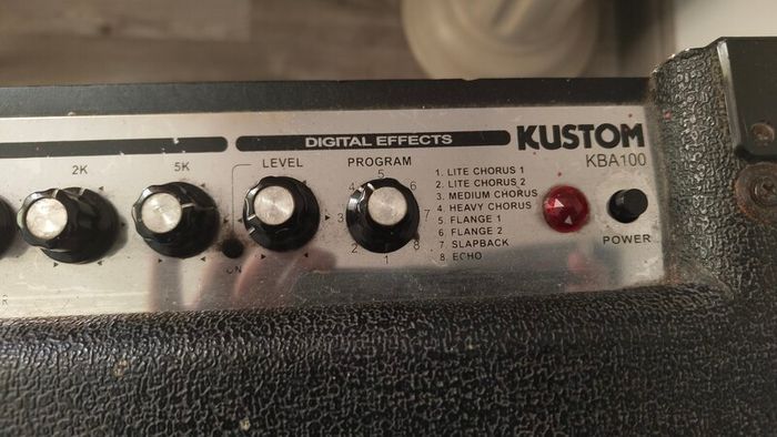 Kustom KBA100 100-watt Bass Amplifier