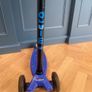 Micro Maxi Plus 3 Wheel Scooter with LED Wheels Blue Image 4