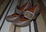 Leather shoes 