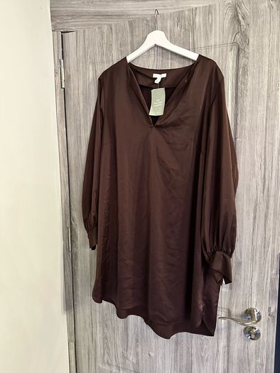BNWT H&M Dress - Large