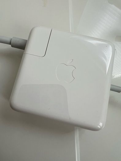 MacBook MagSafe charger