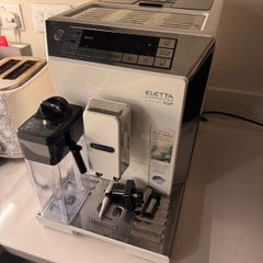 DeLonghi Eletta - Cappuccino Top