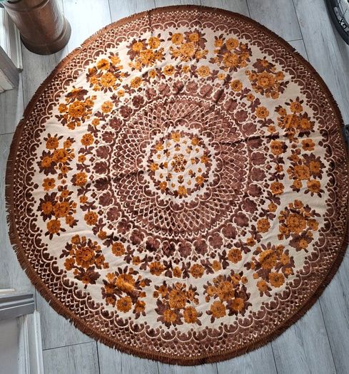 Vintage round rug