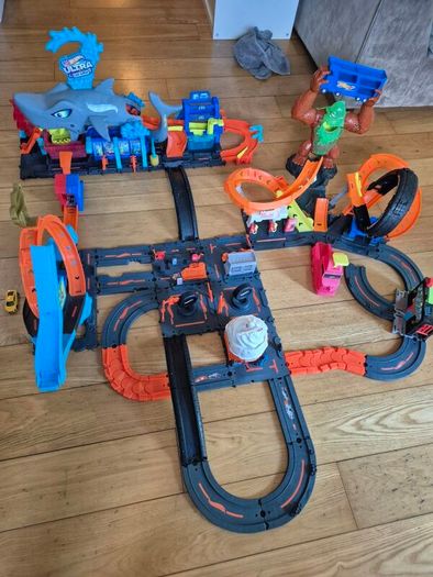 Hot wheels city