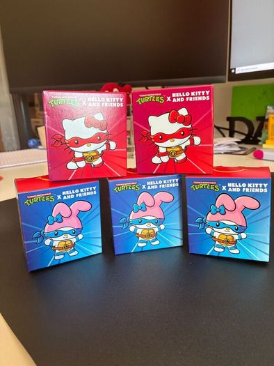 Teenage Mutant Ninja Turtles and Hello Kitty MacDonalds Figures Raphael Leonardo