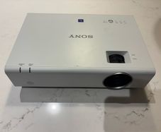 Sony ex225 Projector