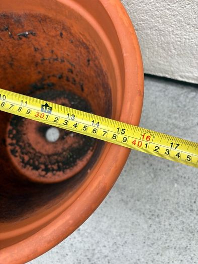 x3 Large Terracotta pots x2 Small ceramics pots