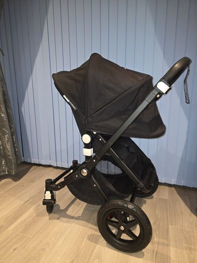 Immaculate Bugaboo Cameleon 3 plus with car seat and Isofix base
