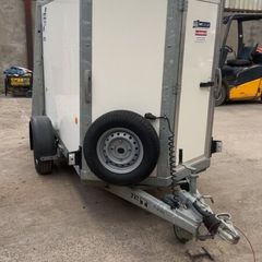 Ifor Williams box trailer