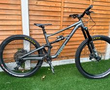 Specialized Status 160 (Medium) Mountain Bike