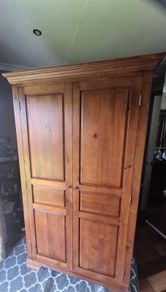 Wardrobe / PANTRY