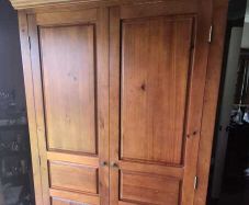Wardrobe / PANTRY