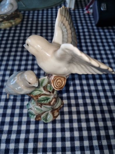 Vintage figurine of two birds