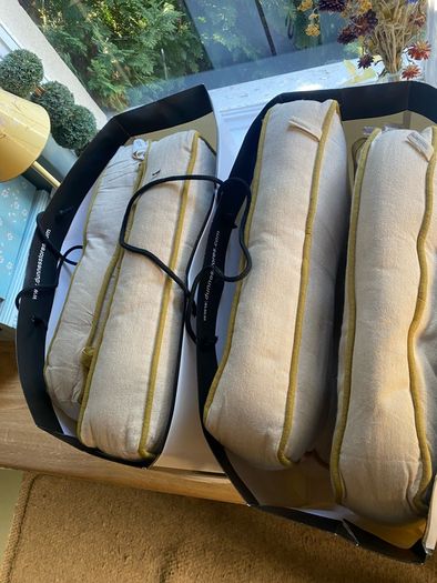 Set of 4 chss as or cushions