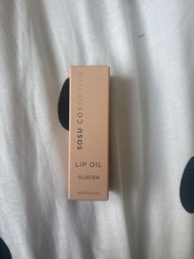 SOSU cosmetics lip oil - Glisten