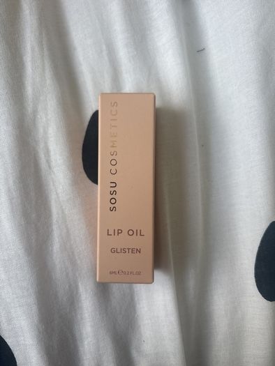 SOSU cosmetics lip oil - Glisten