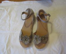 KANNA  made in spain....size 5   NEW