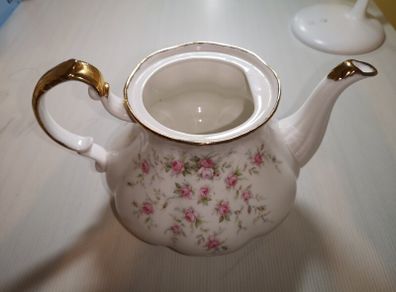 RA Victoriana Rose Tea Pot