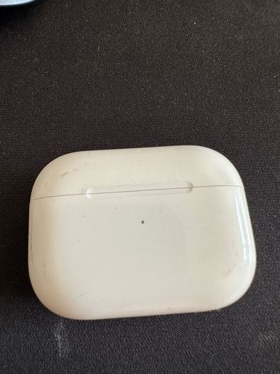 AirPods Pro (1st Gen) charging case only (no earbuds)