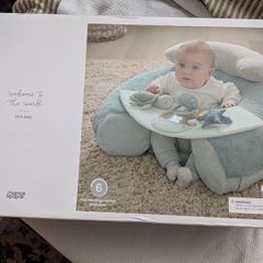 Baby sit and play interactive soft seat Mamas and Papas