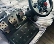 logitech g29 steering wheels and pedals