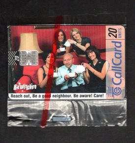 1998 Ireland 20 unit "Reach Out" initiative encourages people to visit their elderly neighbours a photo featuring an elderly man with Bewitched band (Schlumberger SC7) Call Card Mint in Packaging