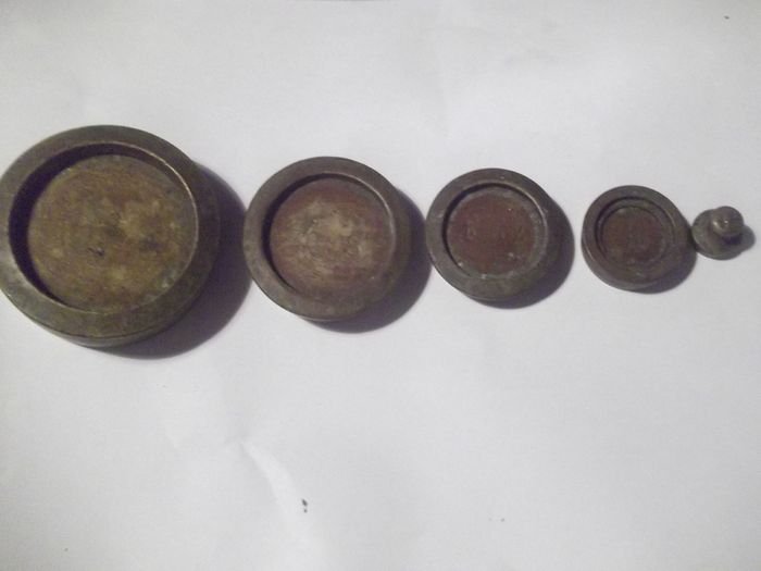6  antique brass waights