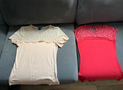 2 T-Shirts