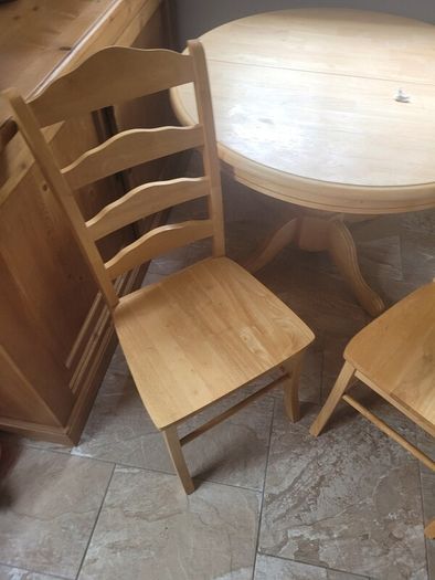 Dining table Free