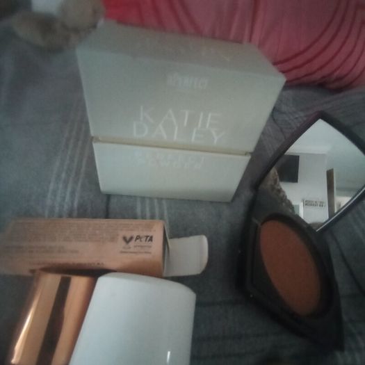 Makeup bundle
