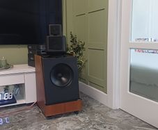 Rare Legendary Kef Reference Model 105 Speakers huge 12" Drivers unbelievable sound stage they dont make speakers like this no more a real Statement piece of hifi