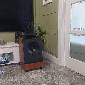Rare Legendary Kef Reference Model 105 Speakers huge 12" Drivers unbelievable sound stage they dont make speakers like this no more a real Statement piece of hifi