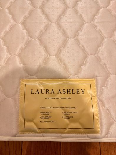 Gorgeous Laura Ashley day bed with trundle bed