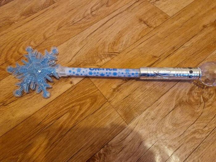 Frozen glowing wand