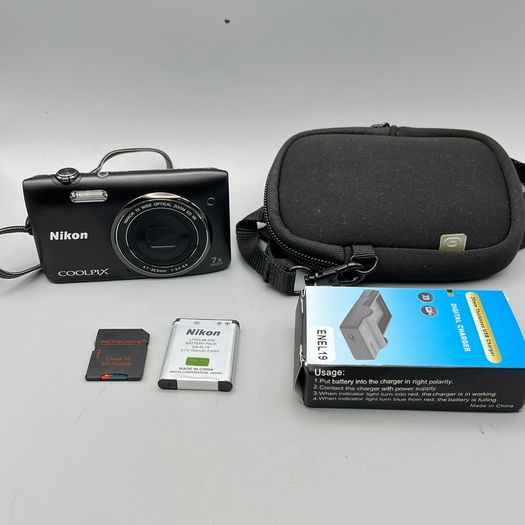 Nikon Coolpix S3500 20.1MP Digital Camera Black Tested - Full Kit
