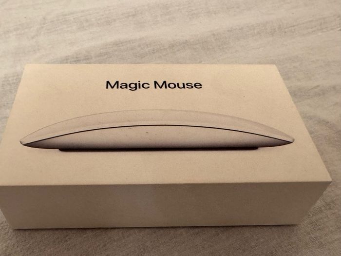 MacBook Air M1 13.3 with Magic Mouse boxed