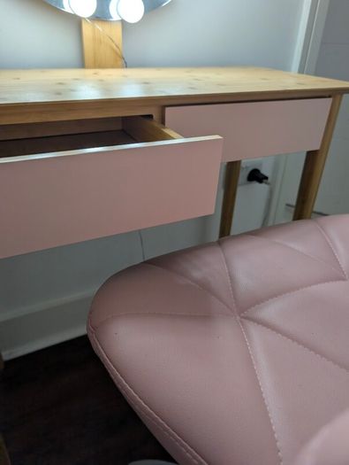 dressing table