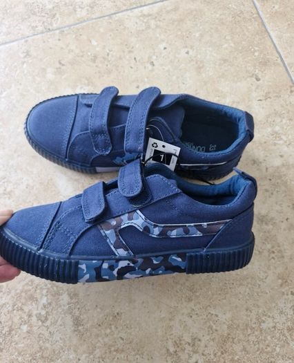 Boys trainers