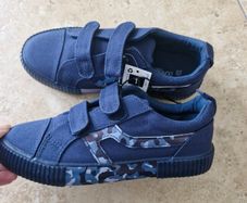 Boys trainers