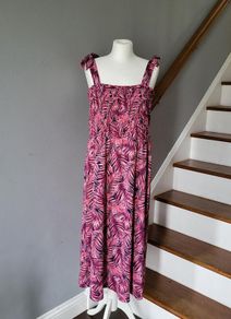 Dunnes pink pattern summer dress, Size 16-18