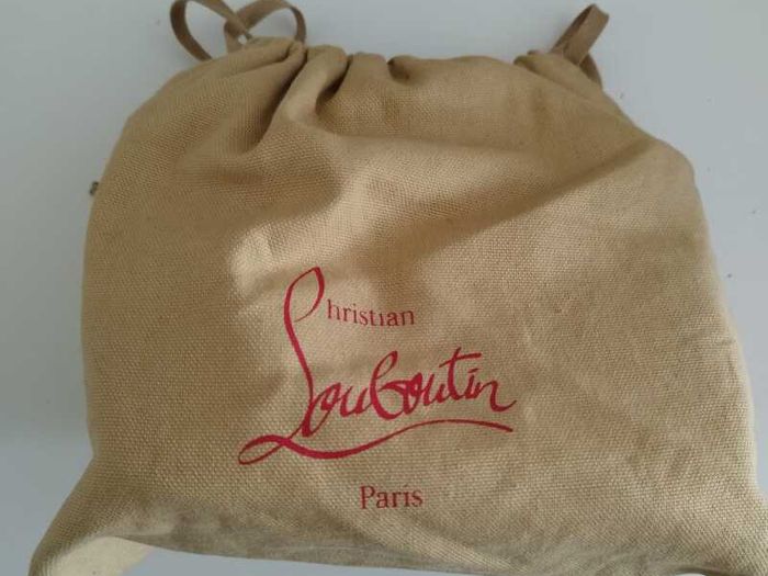Original CHRISTIAN LOUBOUTIN - Sweet Charity Baby Chain Bag