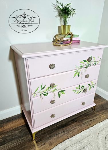 Chest of drawers