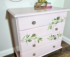 Chest of drawers