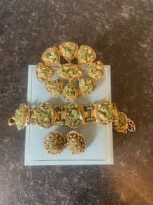 Gold tone women jewellery set