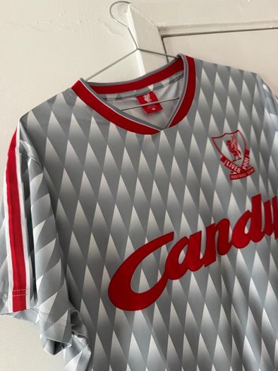 Liverpool Retro away jersey